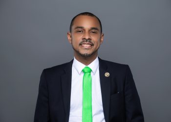 Brison aplaude el aplazamiento de la póliza de seguro médico del nuevo director del SZV