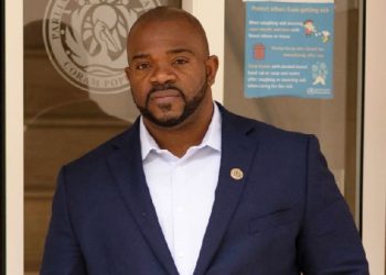 Emmanuel consternado por las declaraciones de Roseburg sobre la reunificación familiar