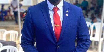 Los estudiantes de PWAS y MLK asistirán a la escuela el martes, Lewis organiza una sesión de motivación para el personal