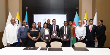 El Grupo de Iniciativa de Bakú firma un memorando de entendimiento para combatir el colonialismo y promover los derechos humanos