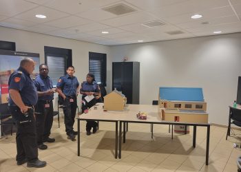 Ejercicios prácticos para aspirantes a comandantes en el Departamento de Bomberos del Caribe Neerlandés