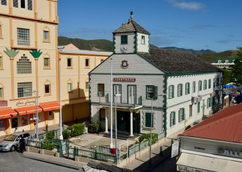 Buncamper elogia el plan de convertir el Palacio de Justicia en un Centro Nacional del Patrimonio en Philipsburg