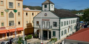 Buncamper elogia el plan de convertir el Palacio de Justicia en un Centro Nacional del Patrimonio en Philipsburg