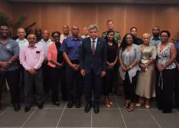 El Centro de Operaciones de Emergencia se reúne para informar sobre el paso de la tormenta tropical Ernesto