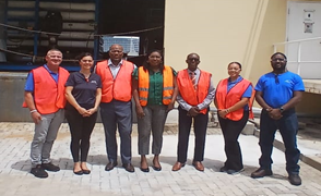 La Ministra Verónica Webster visita la planta de agua de Pointe Blanche de Seven Seas Water Group para abordar el suministro de agua en medio del auge de la construcción