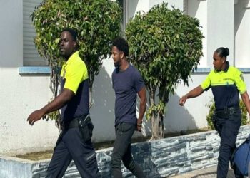 Sospechoso arrestado en relación con disturbios en Dutch Quarter e incendio de vehículo