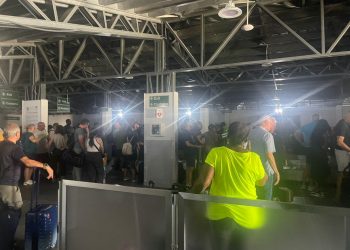 Cortes de energía que afectan a los viajeros: el Princess Juliana Airport se quedó a oscuras una vez más