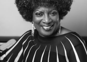 Lewis anuncia una subvención para el proyecto de canciones populares de St. Maarten