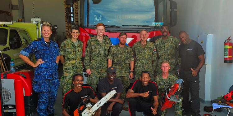 Visita del ejército a BKCN (Saba) Trabajando juntos por la seguridad