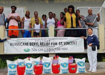 Tzu Chi observa los estragos del huracán Beryl y entrega paquetes de ayuda a unas 1,000 familias de St. Vincent y Grenadines
