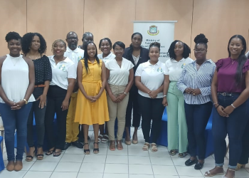 El Departamento de Desarrollo Comunitario, Asuntos Familiares y Humanitarios y Kingdom Courtyard organizan una exitosa sesión informativa sobre asesoramiento en casos de duelo