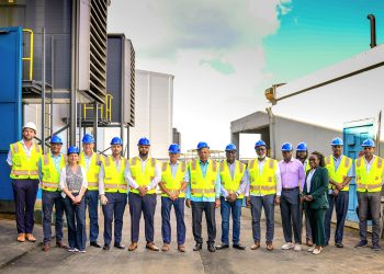 El Secretario de Estado de Relaciones con el Reino y Digitalización, Hon, Zsolt Szabó visitó la central Eléctrica de NV GEBE