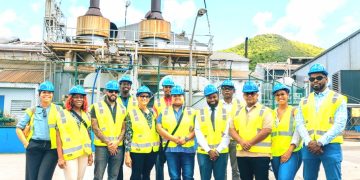 NV GEBE recibe a miembros del Parlamento de St. Maarten para una visita a la planta de energía