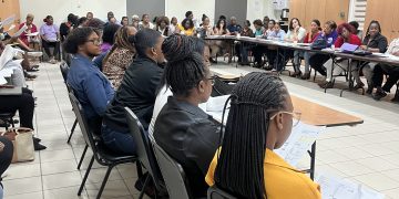 La Ministra Marinka Gumbs insta a la participación mientras continúan los talleres gratuitos del Mes de la Educación Financiera