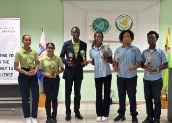 Milton Peters College gana la competencia anual del debate interescolar 2024