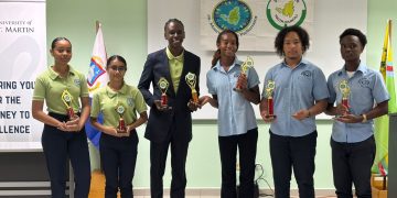 Milton Peters College gana la competencia anual del debate interescolar 2024