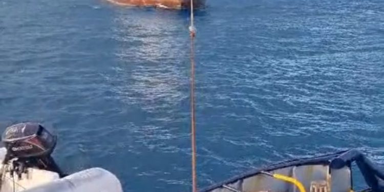 VROMI: Se evitó la venta del buque M/V Island Scout: el propietario paga los costos de salvamento y remoción, el buque fue liberado de Sint Maarten