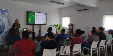 Capacitación de docentes para fomentar el interés científico