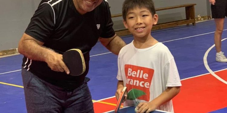 Incorporación del tenis de mesa como asignatura escolar: mejora del desarrollo físico y mental de los estudiantes