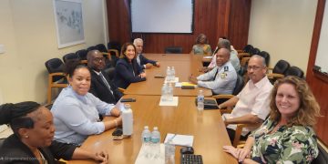 El KPSM da la bienvenida a la nueva Ministra de Justicia N. M. Tackling en una reunión de presentación