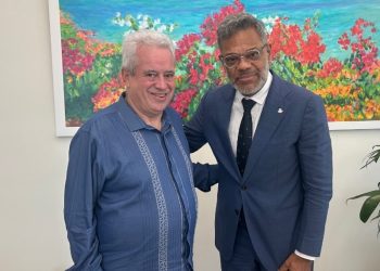 El Cónsul General de Colombia se reúne con el Primer Ministro para tratar temas de cooperación económica, seguridad y educación