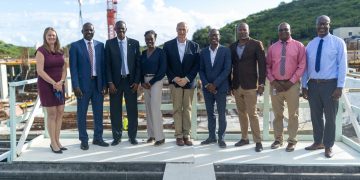 El Ministro Brug se reúne con SMMC: recibe información actualizada sobre la nueva construcción y visita los departamentos modernizados