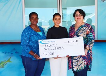 La Fundación FCCA dona cinco pizarrones inteligentes a SVOBE