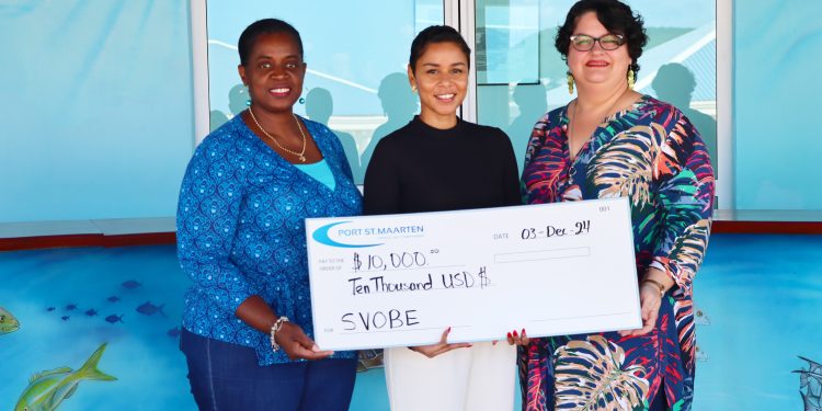 La Fundación FCCA dona cinco pizarrones inteligentes a SVOBE