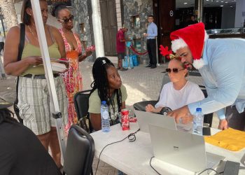 El stand de VROMI aborda el atraso y gana el agradecimiento del público