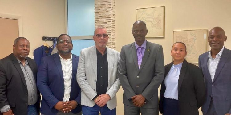 El Ministro Brug se reúne con el SZV: destaca la salud mental y la atención sanitaria preventiva como prioridades sanitarias principales para su mandato