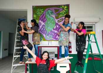 Murales con mensajes de no usar plásticos terminados en ocho escuelas
