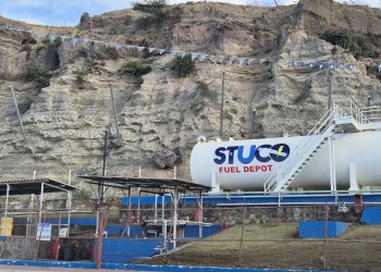 La red de seguridad del acantilado evita una posible crisis detrás del depósito de combustible de STUCO