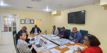 El Ministro Richinel Brug se reúne con el Defensor del Pueblo