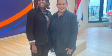 La Ministra Plenipotenciaria Arrindell asiste a una reunión de trabajo en red Bruselas