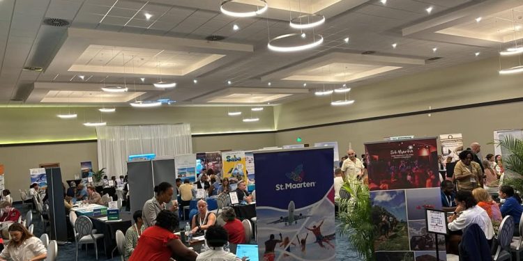 El Aeropuerto Internacional Princess Juliana se asocia con SMART 2025