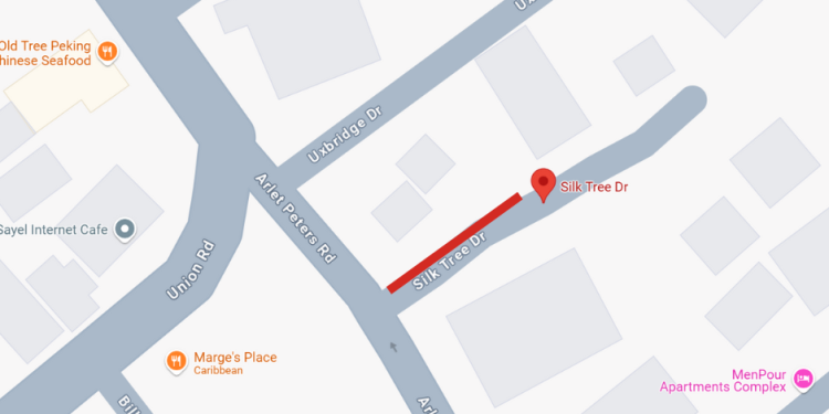 Anuncio de cierre de la mitad de la vía en Silk Tree Drive, Cole Bay para el proyecto de pavimentación dura de hormigón de la vía secundaria