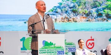 Tadzio Bervoets destaca el papel de la innovación financiera en el avance de la economía azul del Caribe en la Conferencia sobre Crecimiento e Innovación Verde del Caribe 2025