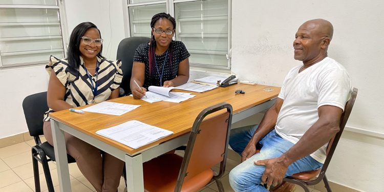 Asistencia fiscal para personas mayores: ¡el límite de ingresos ahora es de 18,000 NAf!