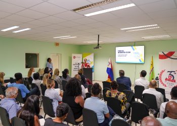 SMDF organiza un foro abierto sobre SXM sin plástico y presenta una propuesta legislativa