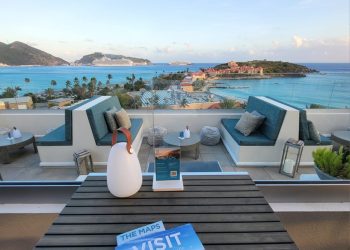 La revista Visit Magazine más grande hasta la fecha se lanza en Mix Rooftop Bar