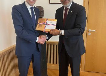 El Primer Ministro Dr. Luc Mercelina se reúne con el Primer Ministro neerlandés Dick Schoof