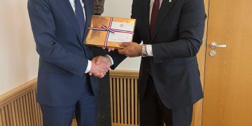 El Primer Ministro Dr. Luc Mercelina se reúne con el Primer Ministro neerlandés Dick Schoof