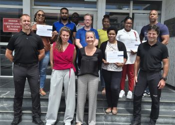 Oficiales del KPSM completan capacitación en liderazgo investigativo