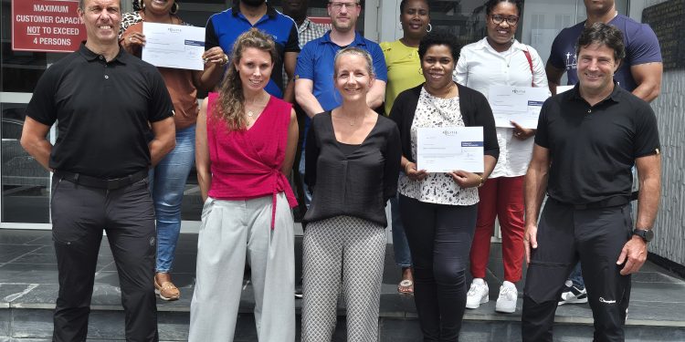 Oficiales del KPSM completan capacitación en liderazgo investigativo