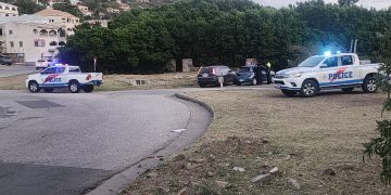 El KPSM fortalece la aplicación de las normas de tránsito y seguridad en Cay Hill y Belair