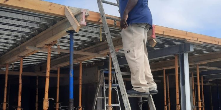 SCDF inspecciona la reconstrucción de los stands del Village para el Carnaval 2025