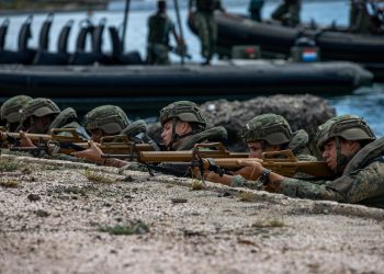 Los participantes del entrenamiento para convertirse en soldados del Caribe comienzan los ejercicios finales en Curaçao