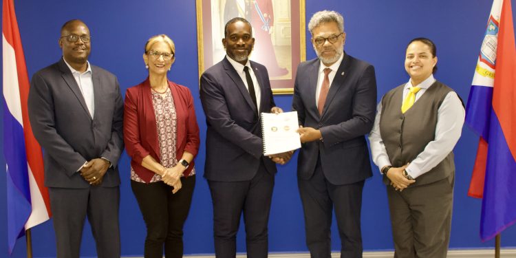 El Gobernador Baly recibe el tan esperado programa de Gobierno de URSM, DP, SAM y PFP