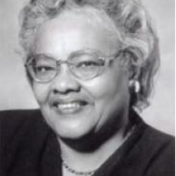 Homenaje del Ministerio de Educación, Cultura, Juventud y Deporte a la Dra. Clinita Arnsby Ford