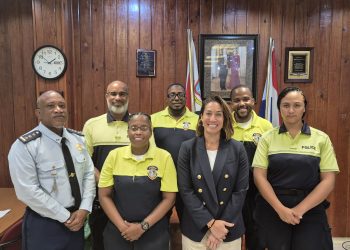 Arresto de dos sospechosos involucrados en robo de identidad en cajeros automáticos en Sint Maarten